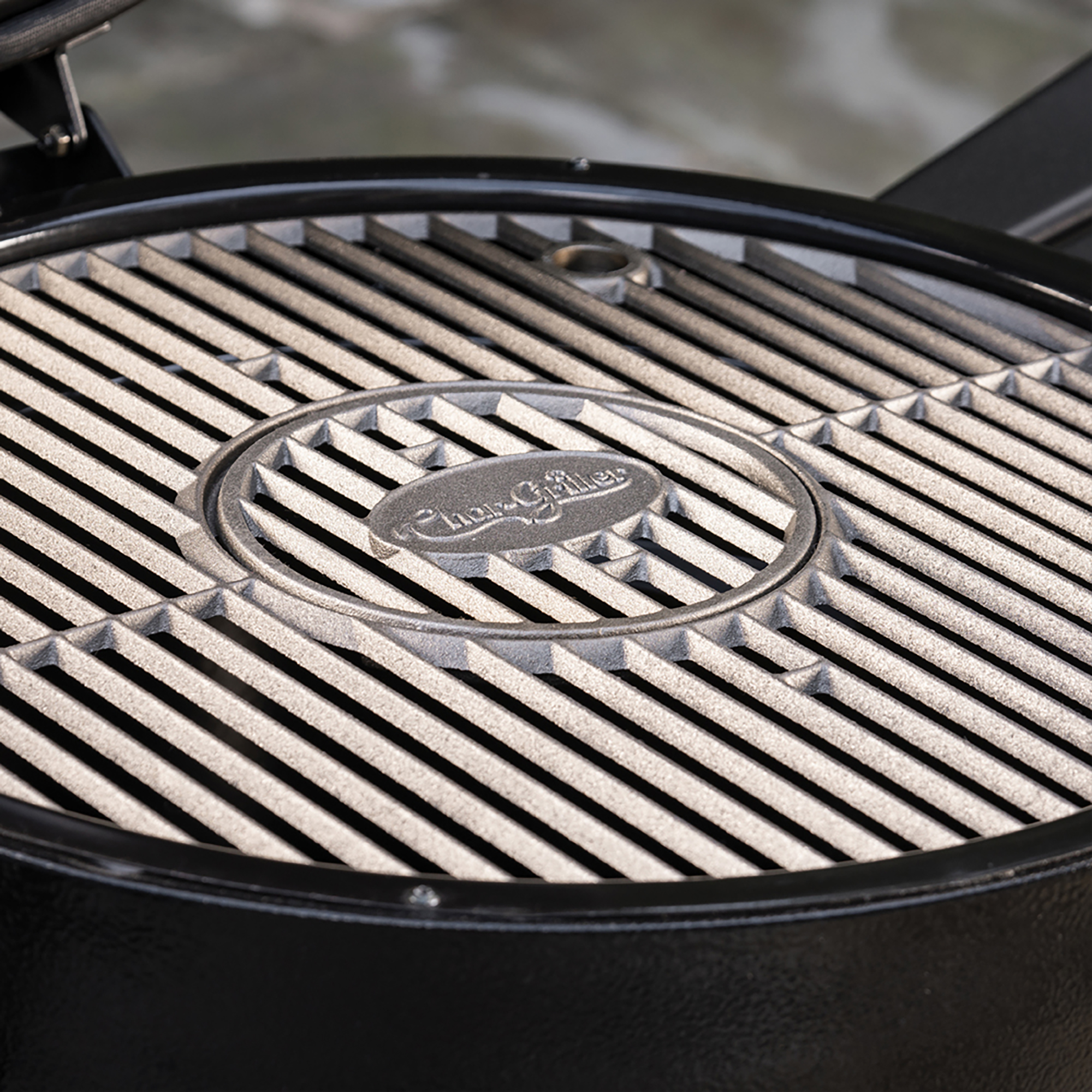 Char-Griller Akorn, Holzkohlegrill