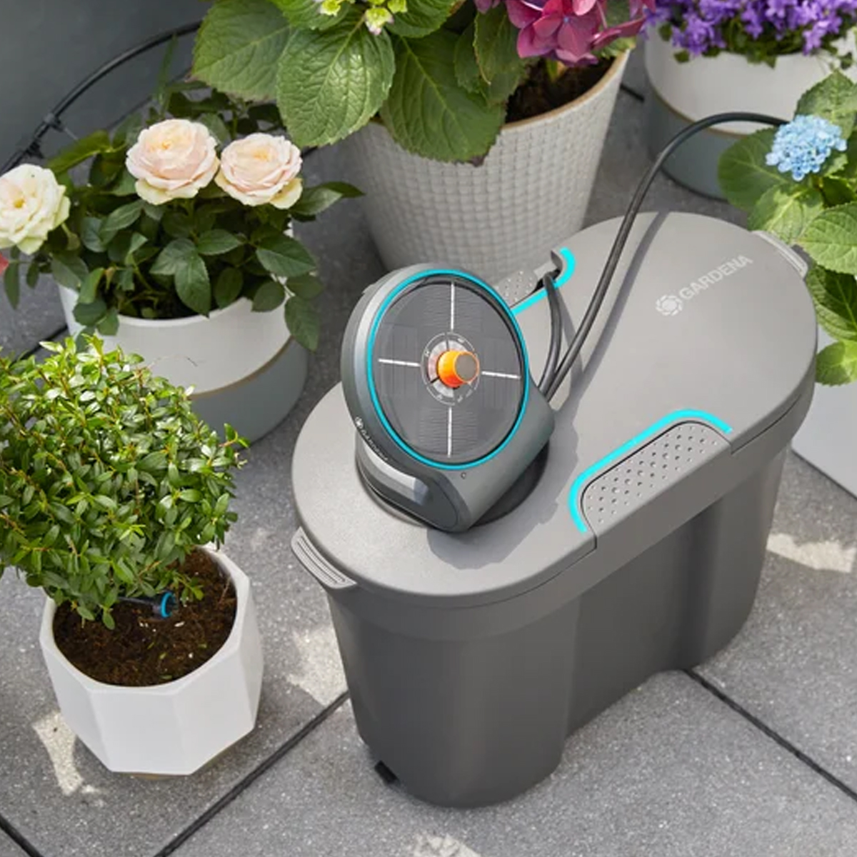 Detailansicht des Gardena AquaBloom Wasserreservoir Sets JL-525116 für unabhängige Pflanzenbewässerung