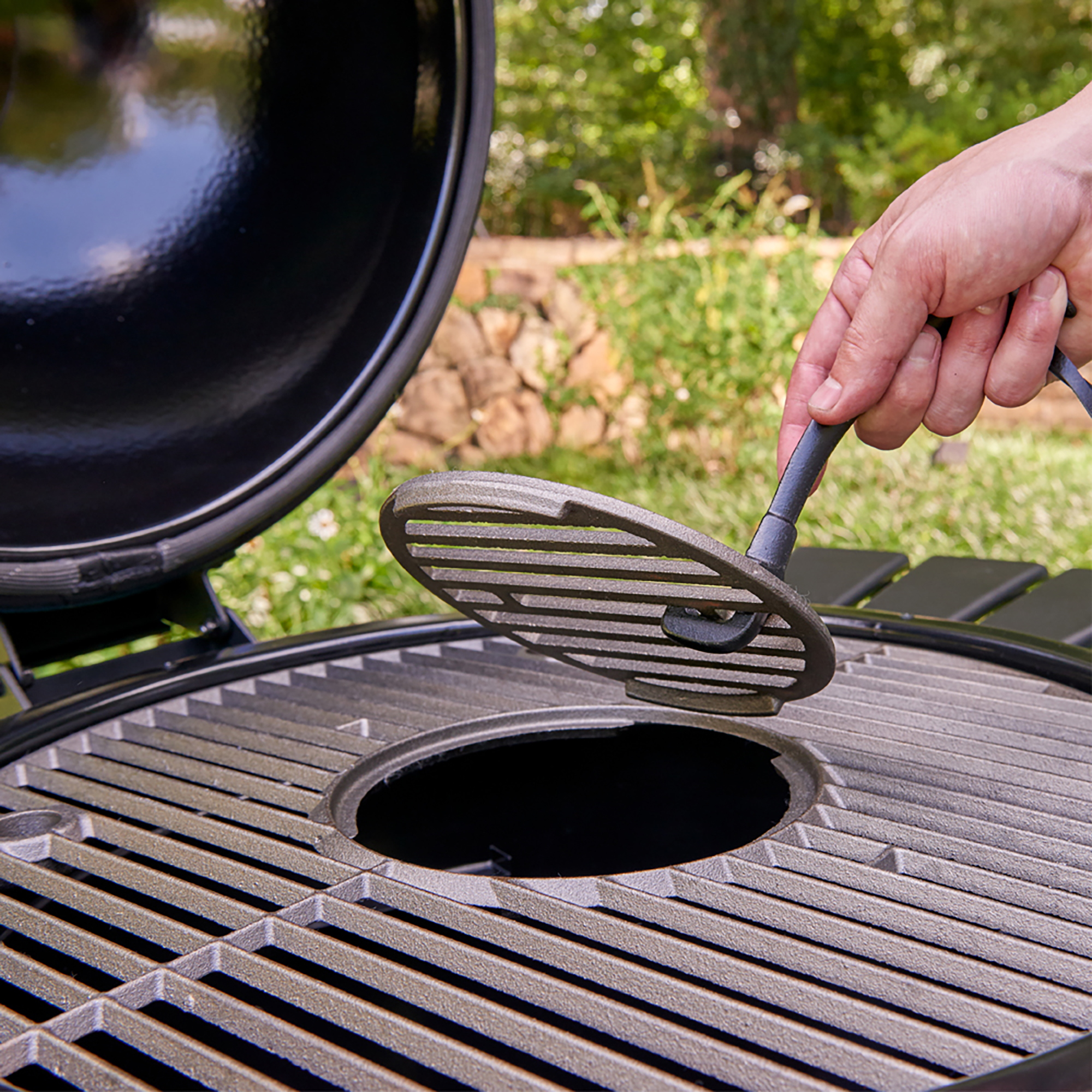 Char-Griller Akorn, Holzkohlegrill